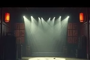 《灯下长街》手写招牌林立的街道布景